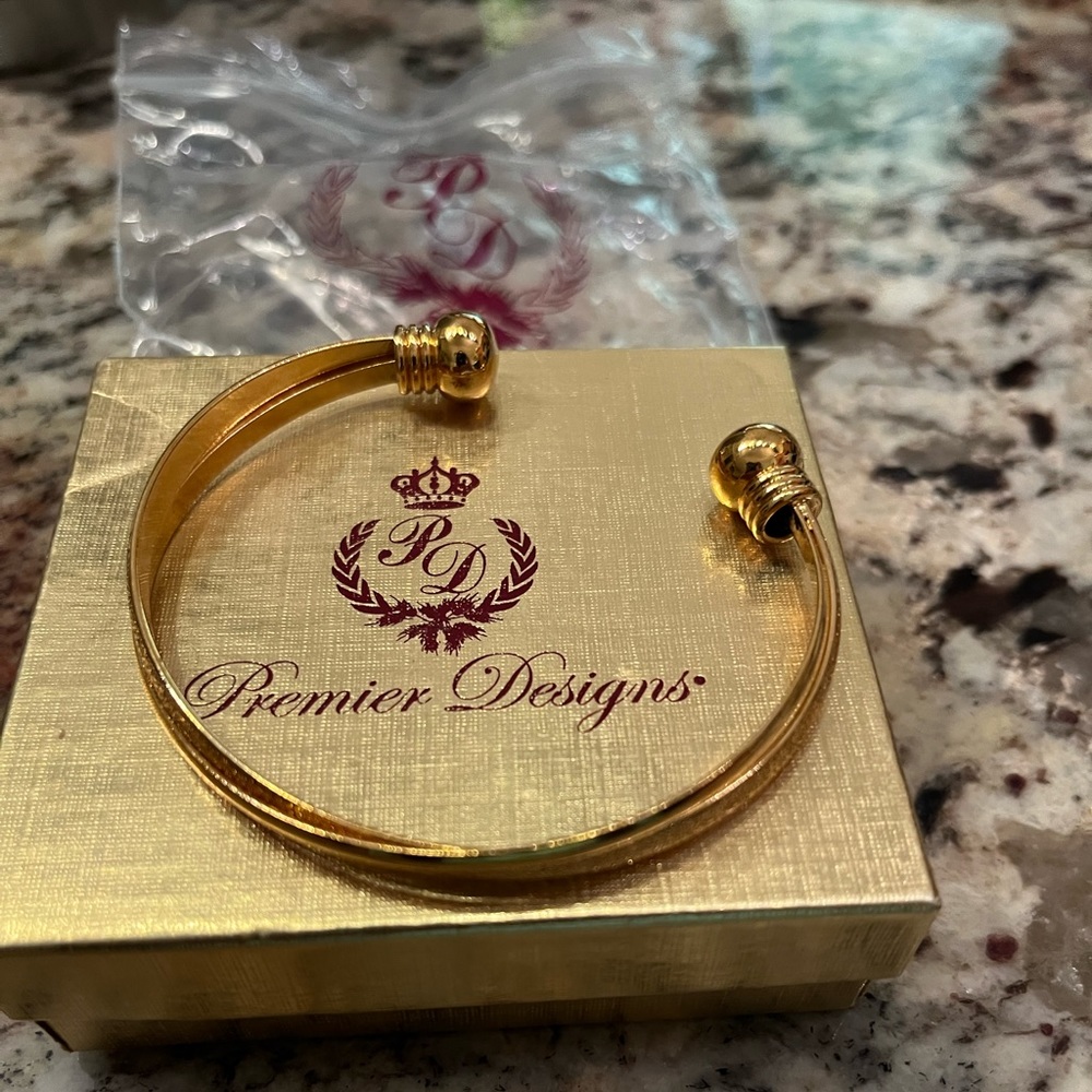 New Premier Designs Cuff Bracelet